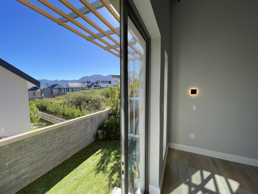 4 Bedroom Property for Sale in Kingswood Golf Estate Western Cape